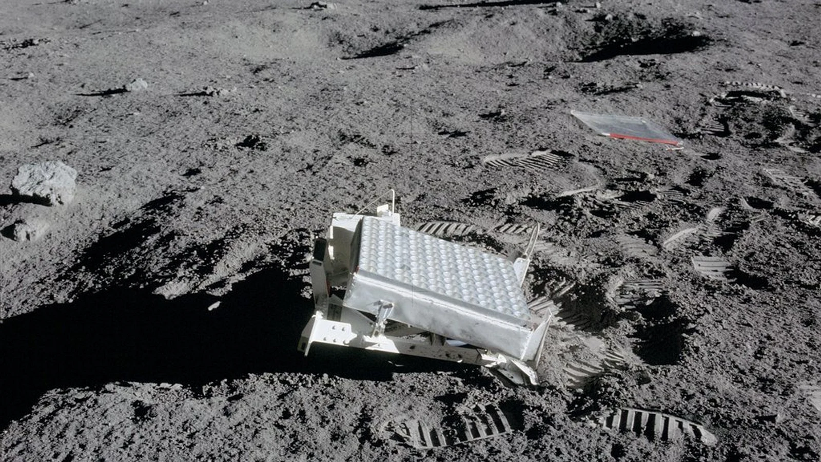 The Apollo 14 lunar laser-ranging retroreflector array on the Moon